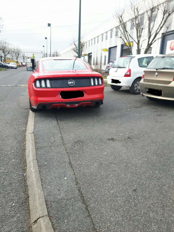 Ford Mustang GT - 1